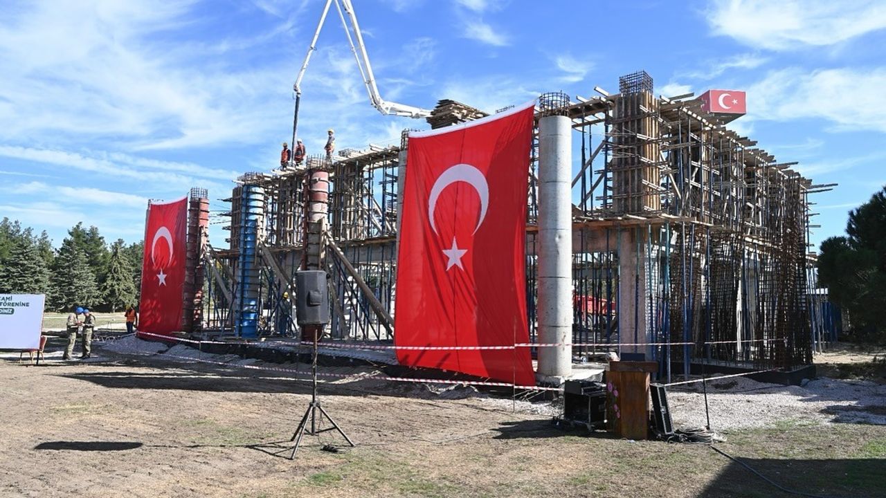 40. Komando Eğitim Tugay Komutanlığı’na yapılacak caminin temeli atıldı