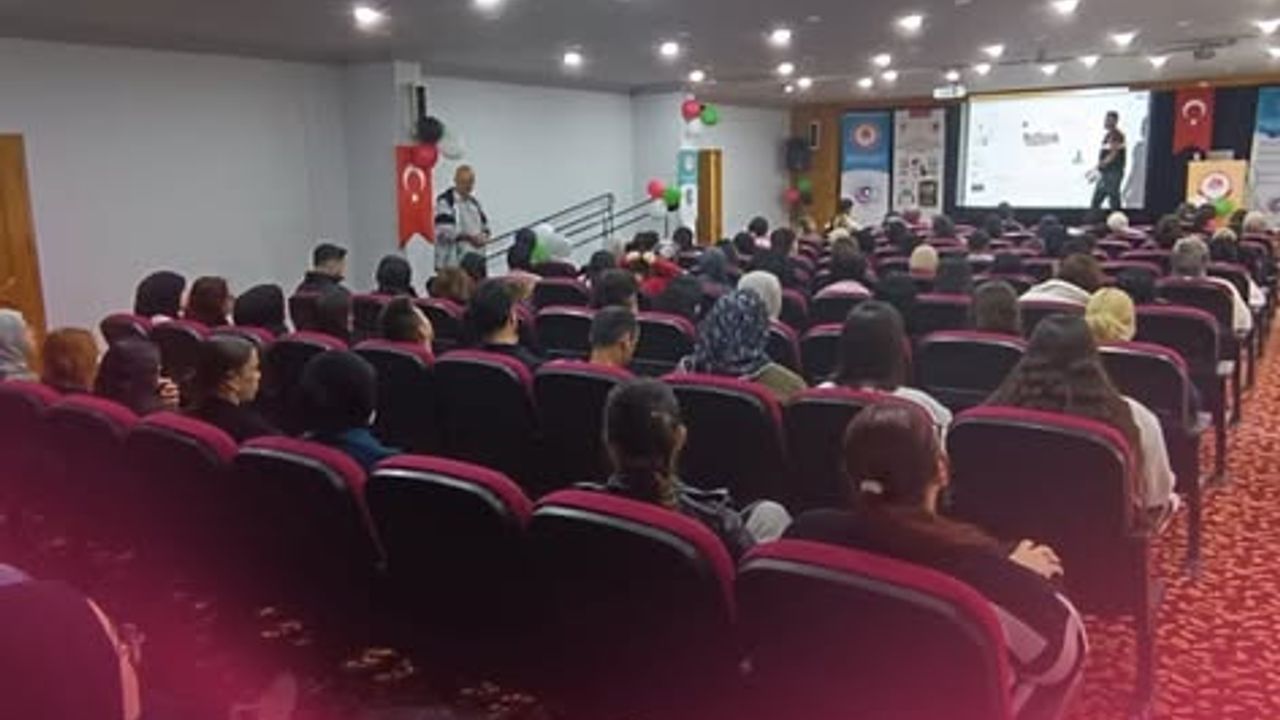 Üniversite Öğrencilerine “Narko Gençlik” Eğitimi Verildi