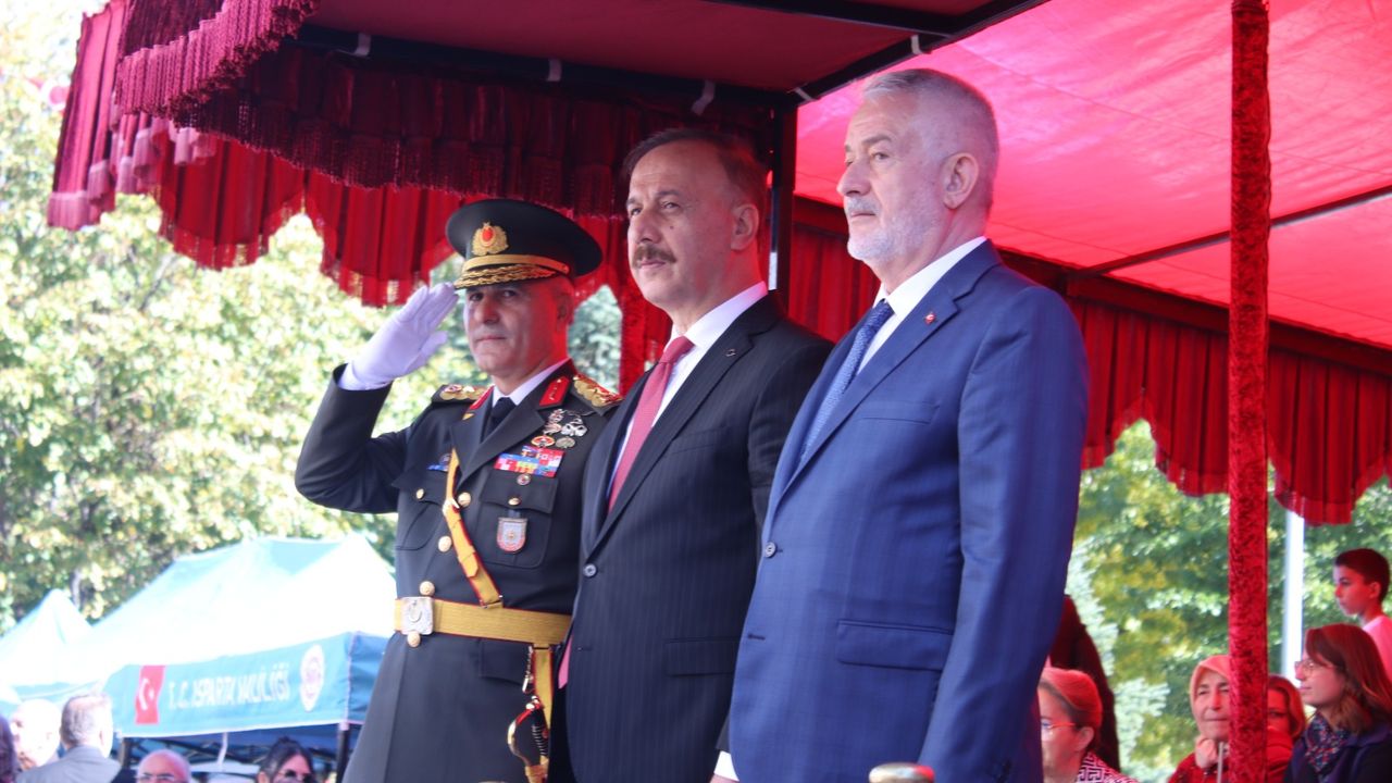 Cumhuriyetin 102.’nci Yılı Isparta’da Coşkuyla Kutlandı