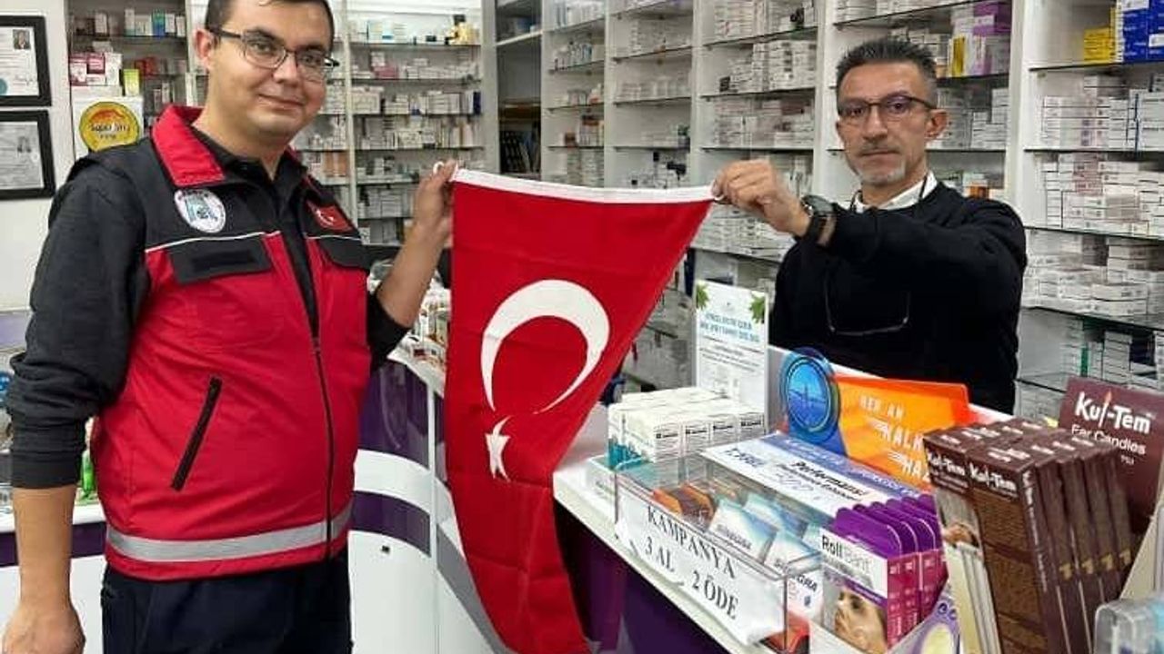 Dükkânlar Türk Bayrağıyla donatılacak