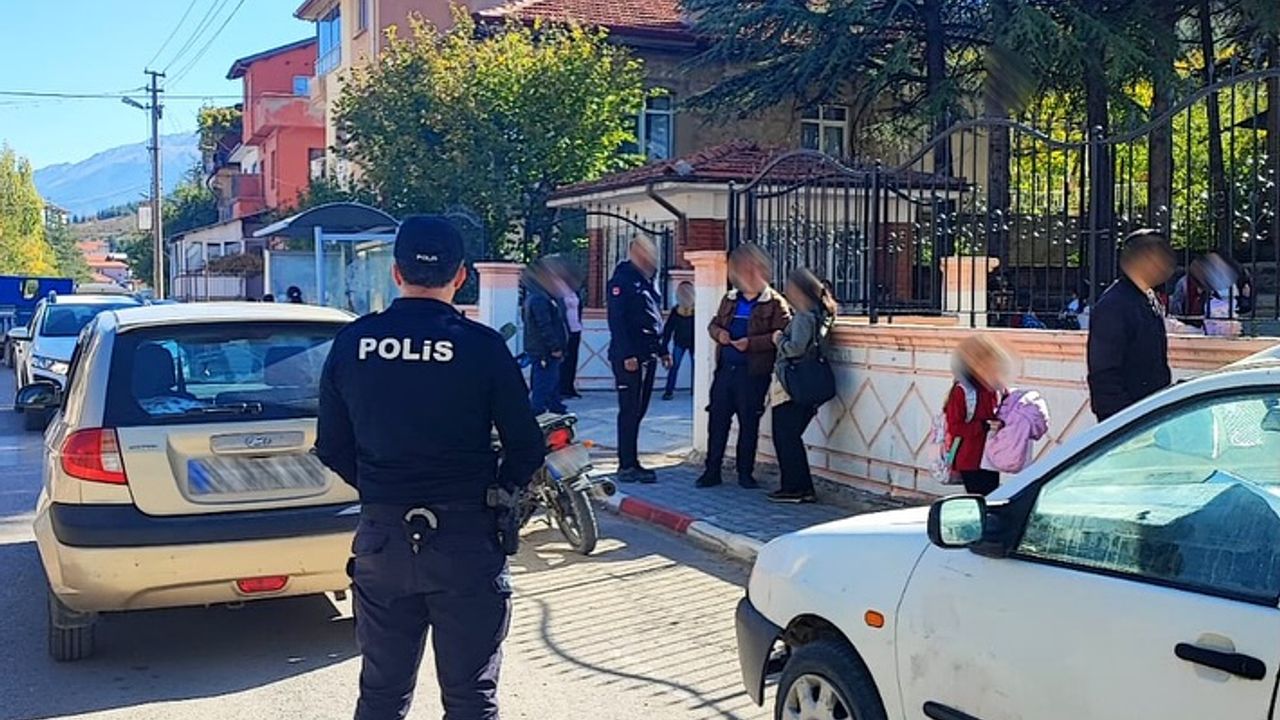 Emniyet Ekiplerinden Öğrencilerin Güvenliği İçin Eş Zamanlı Denetim