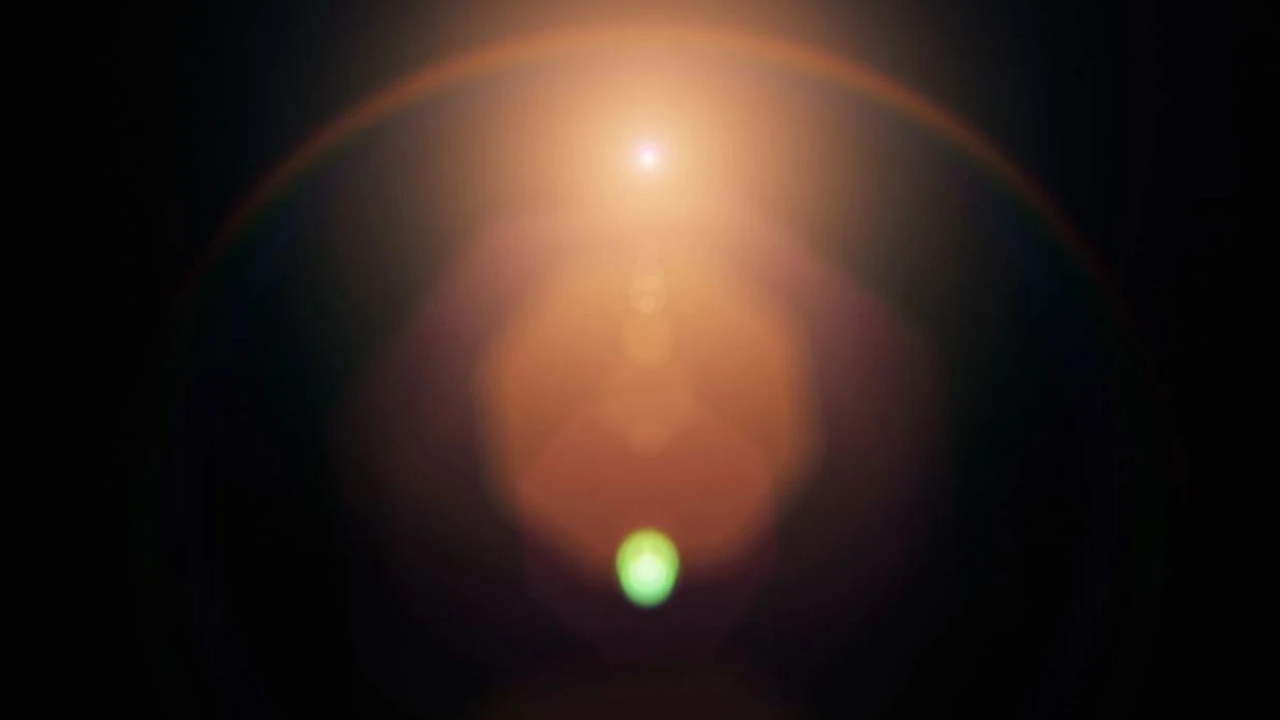 Gökyüzünde Görülen Gizemli Işıkların Sebebi Nedir?