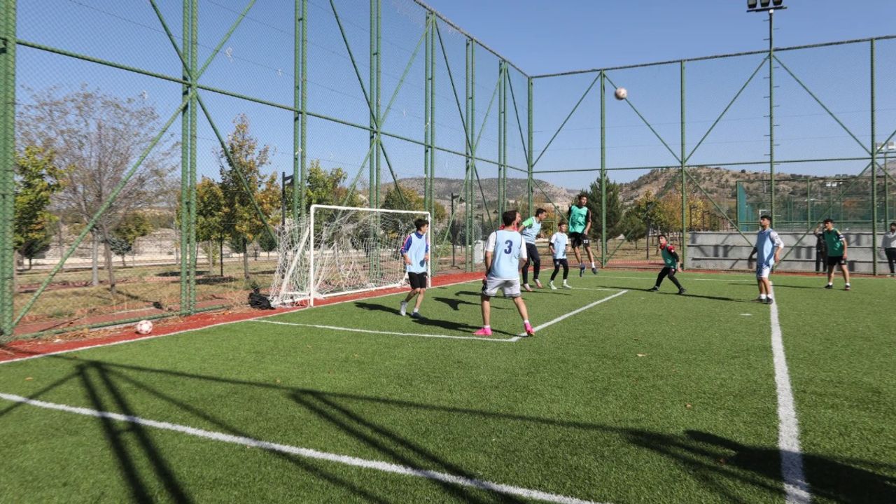 MAKÜ’de “Üniversitene Hoş Geldin” Futbol Turnuvası Başladı