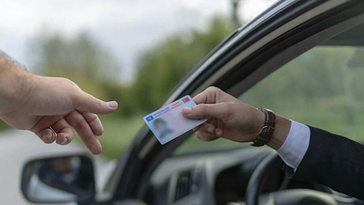 Eski tip ehliyetlerin geçerliliği sona erdi: Kaç kişi yenilemedi? Rakam şaşırttı