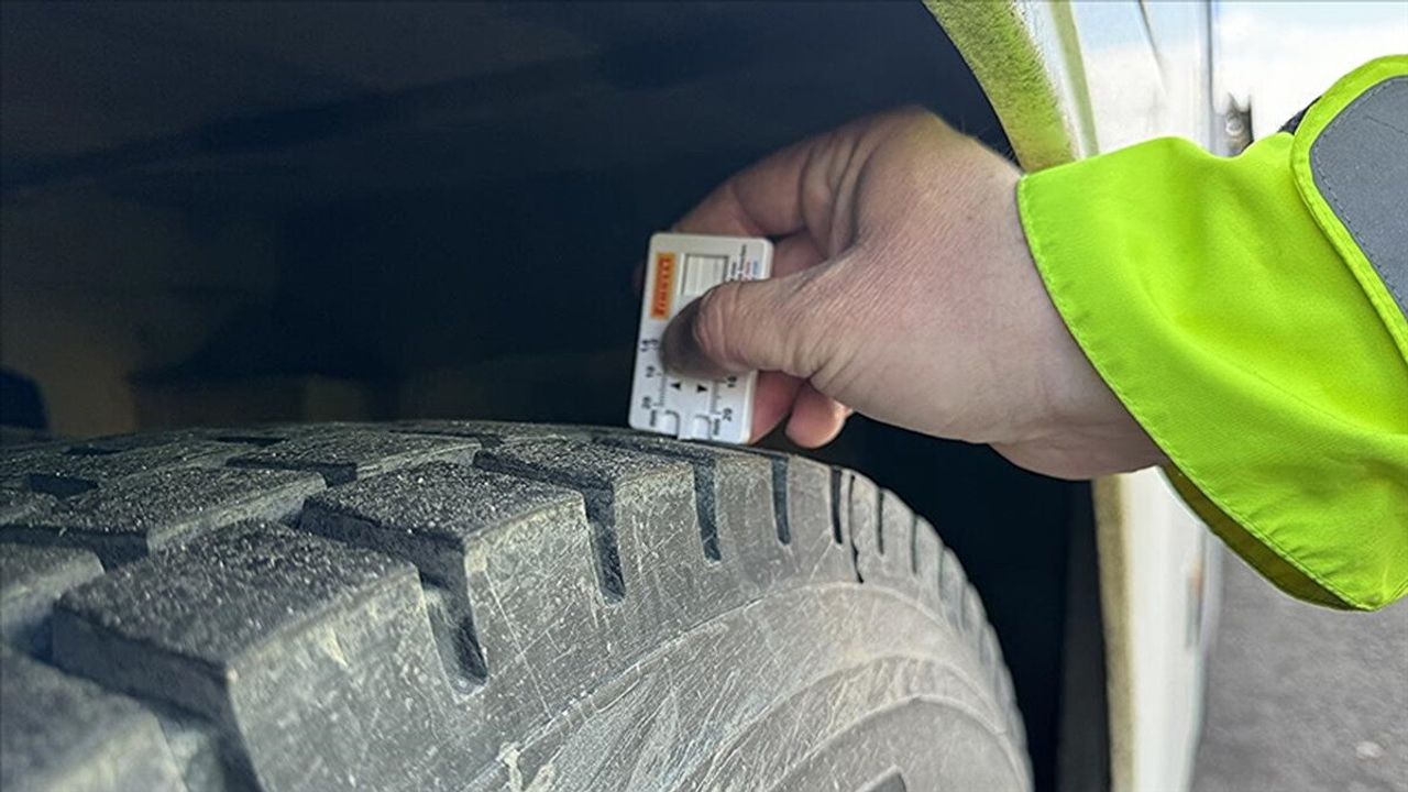 Araç sahiplerine uyarı: Kış lastiği zorunluluğu erken başlıyor