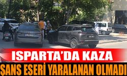 Isparta’da Maddi Hasarlı Trafik Kazası