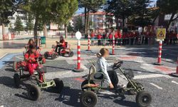 Burdur'da 392 öğrenciye uygulamalı trafik eğitimi