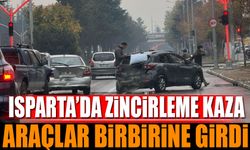 Isparta'da Zincirleme Kaza Araçlar Birbirine Girdi