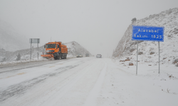 Antalya-Konya Karayolunda Kar Yağışı Durdu