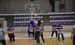 Afyon'da "Kadına Şiddete Sıfır Tolerans" Temalı Voleybol Müsabakası Düzenlendi