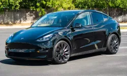 Tesla, Birçok Modeldeki Araçlarını Geri Çağırıyor