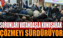 Vatandaş ve esnafla konuşarak sorunları çözmeyi sürdürüyor