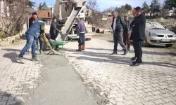 Yeşilova’da Yol İyileştirme: Beton Çalışmaları Sürüyor