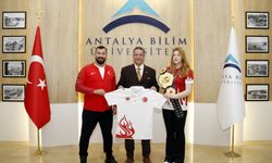 Zeliha Nur KAMAÇ, Dünya Muaythai Şampiyonası'nda İkinci Oldu!