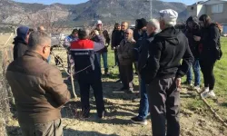 Burdur’da Çiftçilere Uygulamalı Budama Eğitimi