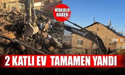 Isparta’da 2 Katlı Ev Tamamen Yandı