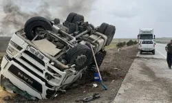 Afyon'da Yem Yüklü Tır Devrildi!