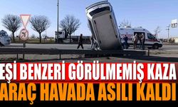 Eşi Benzeri Görülmemiş Kaza: Araç Havada Asılı Kaldı!