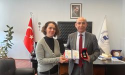 PAÜ’lü Akademisyen Prof. Dr. Ceyhun Vedat Uyğur’a Özbekistan’dan Onur Ödülü