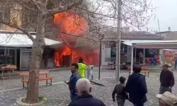 Afyon'da İş Yeri Yangında Kül Oldu