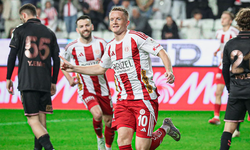 Antalyaspor, Sam Larsson ile Masaya Oturuyor