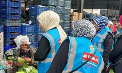 AK Kadınlardan Semt Pazarında Aile Yılı Vurgusu