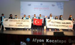 AKÜ'de Kep attılar, pankartlar dikkat çekti
