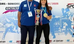 Denizlili Lise Öğrencisi Dünya Kick Boks Şampiyonu Oldu