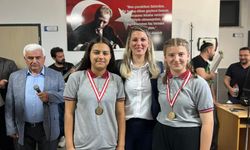 Eğirdir'de Öğrencilerin Eserleri Sanatseverlerle Buluştu