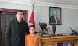 Kaymakam Ezgeç’i duygulandıran not: “İyi ki geldiniz”