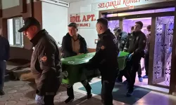 İki Kardeş Evlerinde Ölü Bulundu: Polis Soruşturması Sürüyor