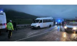İşçi Servisi Karşı Şeride Geçti, 13 Yaralı