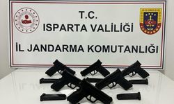 Isparta’da Ruhsatsız Silah Operasyonu: 6 Tabanca Ele Geçirildi