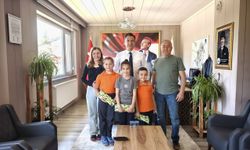 Zeka Şampiyonlarına Başkan Kurd'dan Anlamlı Jest!