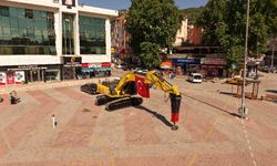 Bucak Belediyesi’nden Dev Hamle! 35 Tonluk Ekskavatör ve Kırıcı Filoya Katıldı