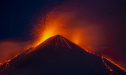 Etna nerede, aktif mi, hangi ülkede? Merak edilen her şey bu haberde!