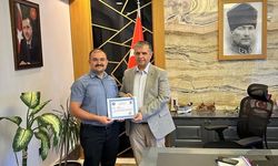 Genç Kızın Hayatını Kurtaran Veterinere Başarı Belgesi