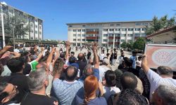 LGS Heyecanı Tüm Aileyi Sardı: Okul Kapılarında Duygusal Anlar