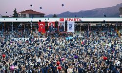 Isparta Uygulamalı Bilimler Üniversitesi’nde Mezuniyet Coşkusu