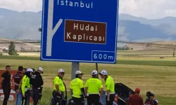 Afyon'da Yön Tabelasına Çarpan Sürücü Yaralandı