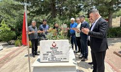 MHP Bucak’tan Bayram Öncesi Anlamlı Ziyaret: Şehitler Dualarla Anıldı
