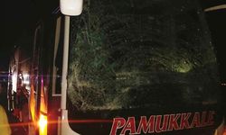 Yolcu Otobüsü Panelvana Çarptı, Araç Biçerdövere Sürüklendi