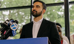 New York’un İlk Müslüman Belediye Başkanı mı Olacak? Zohran Mamdani Kimdir, Ne Savunuyor?