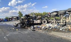 Antalya-Isparta Yolunda Korkunç Kaza : İki Tır Çarpıştı, 1 Ölü