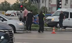 Isparta’da kontrolden çıkan araç refüje çıktı