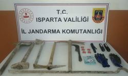 Isparta’da kaçak kazıya suçüstü: 3 şüpheli yakalandı