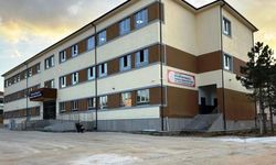 Mustafa Büyükkutlu Anadolu İmam Hatip Lisesi’nden Başarıya Burs Desteği