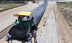 1002 TOKİ yeni bağlantı yolu asfaltlanıyor