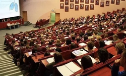Aynı Anda İki Üniversiteye Kayıt Olunabilir mi? Lisans Eğitimi Sırasında İkinci Üniversiteye Kayıt Koşulları