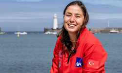 "Bengisu Avcı Kimdir? 28 Yaşındaki Türk Ultra Maraton Yüzücüsü, 'Okyanus Yedilisi'ni İlk Tamamlayan Türk!
